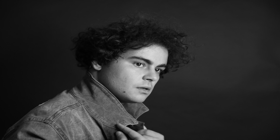 Genç Müzisyen Savaş Alp Başar, İlk Konseriyle Kadıköy The Wall’da!