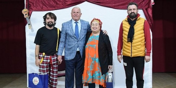 Karakayalı’dan Çocuklara Tiyatro Sürprizi