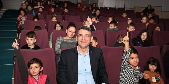 Kartepe’de Tiyatro Sezonu Açıldı