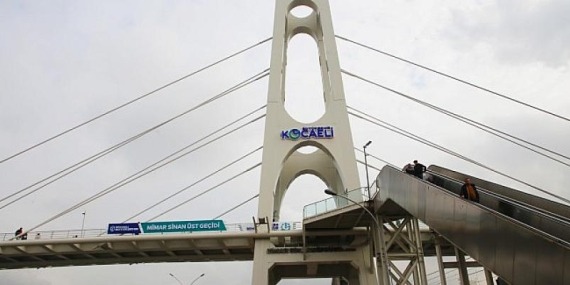 Kocaeli’nin markası köprülere işleniyor