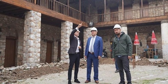 Milas Çöllüoğlu Hanı’nda Tadilat Çalışmaları Başladı