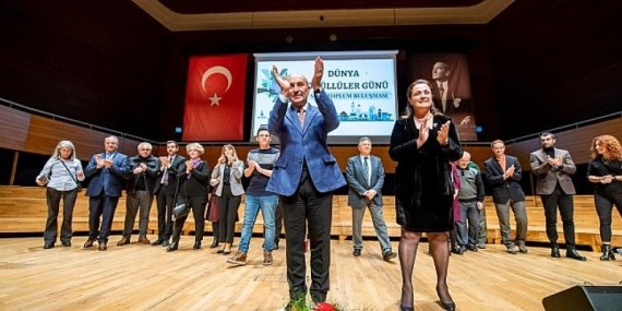 Tunç Soyer: İzmir felaketleri gönüllülükle aştı