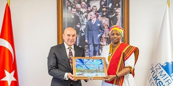 Uganda Ankara Büyükelçisi Nusura Tiperu Başkan Tunç Soyer’i Ziyaret Etti