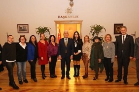 ureten-kadinlardan-baskan-gurune-ziyaret.jpg