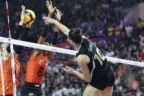 vakifbank-kulupler-dunya-sampiyonasinda-set-vermeden-finalde.jpg