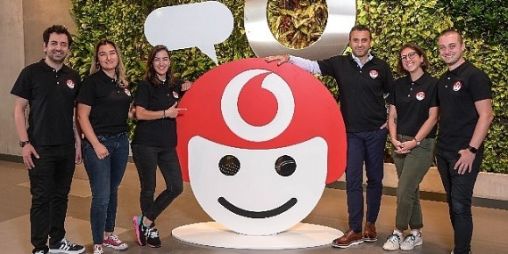 Vodafone'un Dijital Kahramanı TOBi 2022'de 140 Milyon Sohbet Gerçekleştirdi