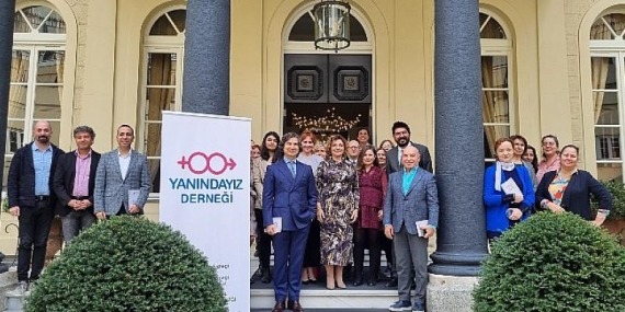 YANINDAYIZ Derneği “Şiddetin görünmeyen yüzü” proje kapanış toplantısını Hollanda Konsolosluğu’nda gerçekleştirdi