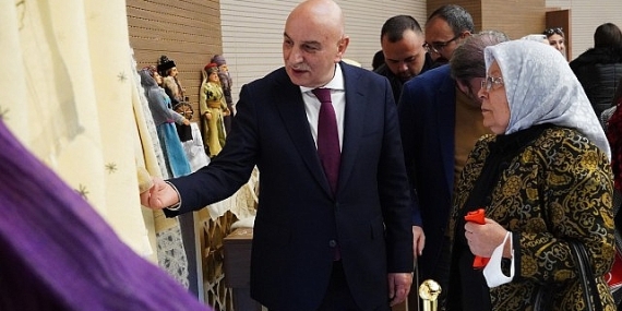 Gelenekselden Dönüşüm Yolculuğu Sergisi Sanatseverleri Bekliyor