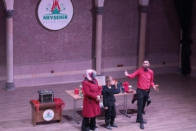 illuzyon-gosterisi-buyuk-ilgi-gordu.jpg