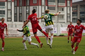 korfez-derbisinde-kazanan-burhaniye-belediyespor.jpg