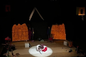 Kuşlara Fısıldayan Kız Hikayesi Tiyatro Sahnesine Taşındı