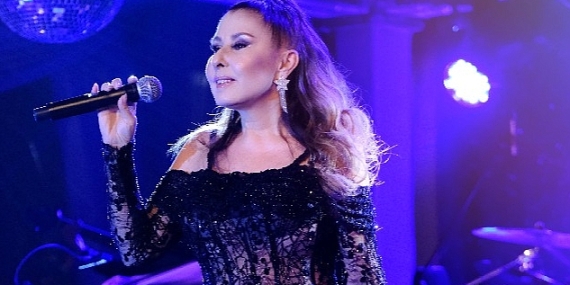 ​Nilüfer, Sevenlerine Unutulmaz Bir Gece Yaşattı