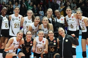 vakifbank-ligde-ust-uste-10-kez-kazandi.jpg