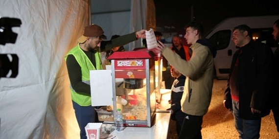 Kocaeli Şehir Tiyatroları’ndan depremzede çocuklara çizgi film gösterimi