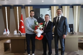antalyasporun-yeni-baskani-sabri-gulelden-baskan-boceke-ziyaret.jpg