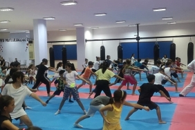 karate-kick-boks-ve-pilates-kurslari-devam-ediyor.jpg
