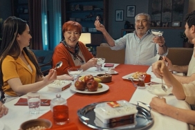 erdal-ozyagcilar-ailesiyle-birlikte-ilk-kez-reklam-filminde.jpg