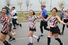 maratonizmire-rekor-bagis-bekleniyor.jpg