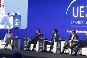 uez-2023te-dunya-genelindeki-inovatif-ve-rekabetci-is-alanlarina-adaptasyon-konusuldu.jpg