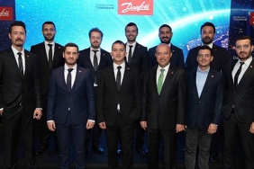 danfoss-turkiye-guc-elektronigi-ve-drives-2023-strateji-toplantisinda-is-ortaklariyla-bulustu.jpg