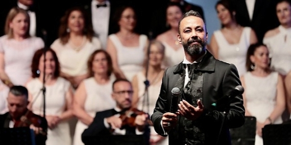Aliağa Belediyesi Sanatevi TSM Korosu'ndan 'Unutulmaz Şarkılar'