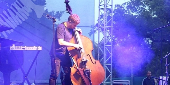 Caz tutkunları Nilüfer'de enstrümanların tınısıyla huzur buldu