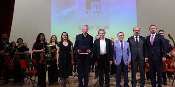 ETİSAN HOLDİNG “Klasik Müzik 101" Projesini Hayata Geçirdi