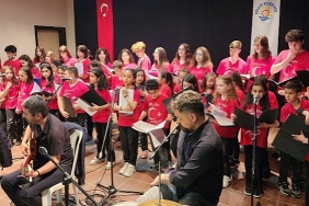 golcuk-belediyesi-cocuk-korosundan-muhtesem-konser.jpg