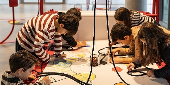 HSBC Türkiye çocuklarla sanatı bir araya getiriyor