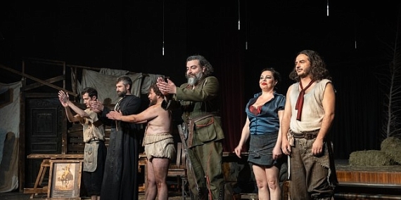 İzmir Şehir Tiyatroları Kıbrıs Tiyatro Festivali'nde sahne aldı