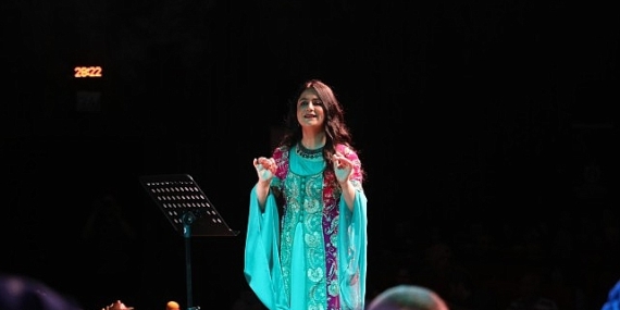 Kocaeli Büyükşehir Belediyesi Konsevatuvarı Türk Halk Müziği Korosu Kocaeli'de türkü rüzgarı estirdi