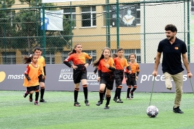 mastercard-ve-uefa-foundation-for-children-futbol-sevincini-deprem-bolgesindeki-cocuklara-geri-vermek-icin-guclerini-birlestiriyor.jpg