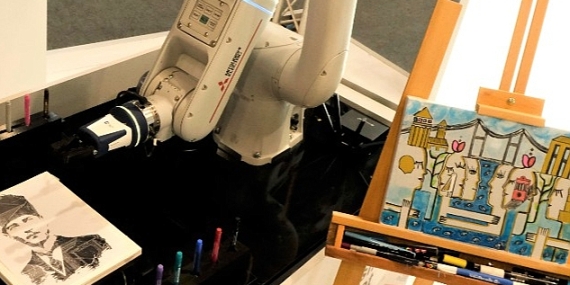 Mitsubishi Electric'in kolaboratif robotu Melfa Assista, Cumhuriyetimizin 100. yılını çizdiği resimlerle kutladı