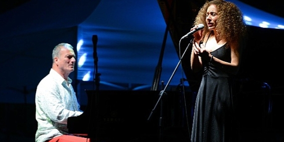 Ormanda caz müzikle keyifli gece