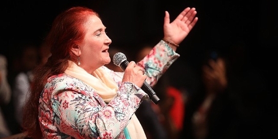 Sabahat Akkiraz'dan türkü ziyafeti