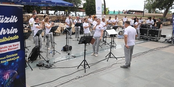 Şehrin kalbinde müzik keyfi