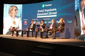 turkiyenin-enerji-depolama-stratejileri-sektor-zirvesinde-ele-alindi.jpg