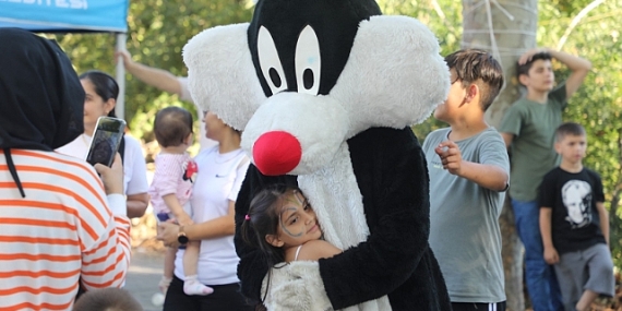 Alikahya'da gündüz ayrı gece ayrı eğlence