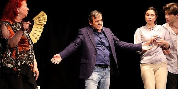 Aşk Her Zaman Güzeldir” sahne aldı