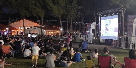 Aydın Büyükşehir Belediyesi Tekstil Park'ta her akşam farklı bir etkinlik düzenliyor