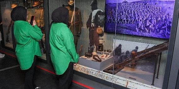 Canik'te Vatandaşlar Tarihi Anlara Şahitlik Etti