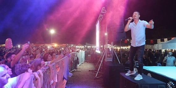 Gölcük Belediyesi Yazlık Kadırga Şenliği başladı