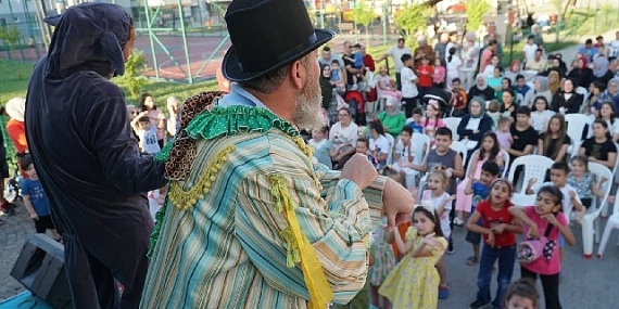 Gölcüklü çocuklar bi dunya eğlenceyi çok sevdi 