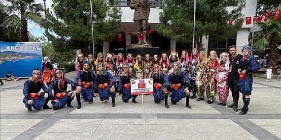 İnegöl Belediyesi Halk Dansları Topluluğu Akçaabat Festivaline Renk Kattı