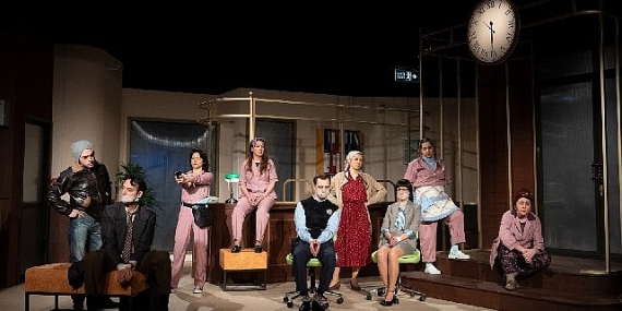 İzmir Şehir Tiyatroları sezonu kapalı gişe tamamladı