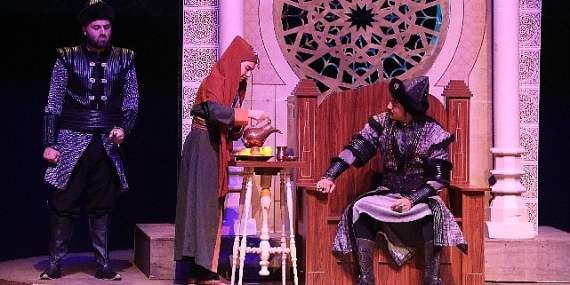 Konya Şehir Tiyatrosu, “Nizamülmülk" Oyununu 15 Temmuz'a Özel Sahneledi