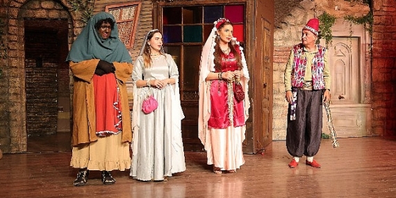 “Kumpanyada Curcuna” adlı tiyatro oyunu Nevşehir'de sahnelendi