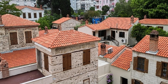 Narlıdere'nin ilk yerleşim yeri olan Yukarıköy'ün yaklaşık 3 yıldır süren restorasyon çalışmaları tamamlandı