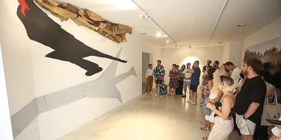 Pulla Mars Arasında sergisi izleyenleri hayaller arasında yolculuğa çıkarıyor