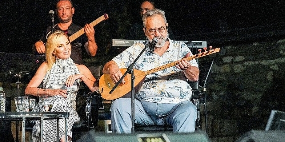 Yaz sohbetlerinde Ege türküleri coşkusu